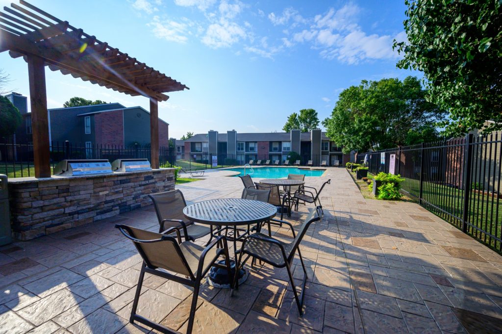 Bellevue Living - Chair, Patio