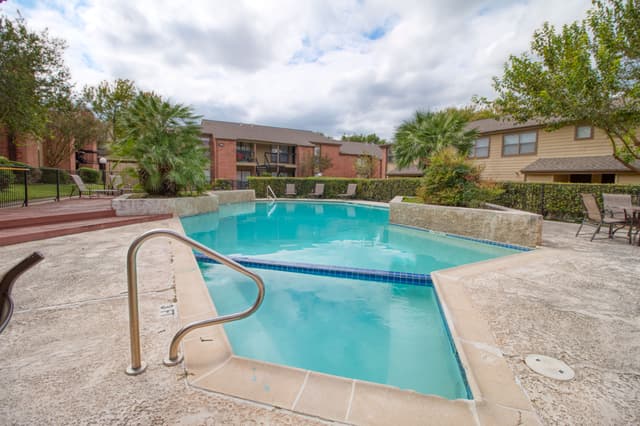 Gallery Knoll Crest Apartments