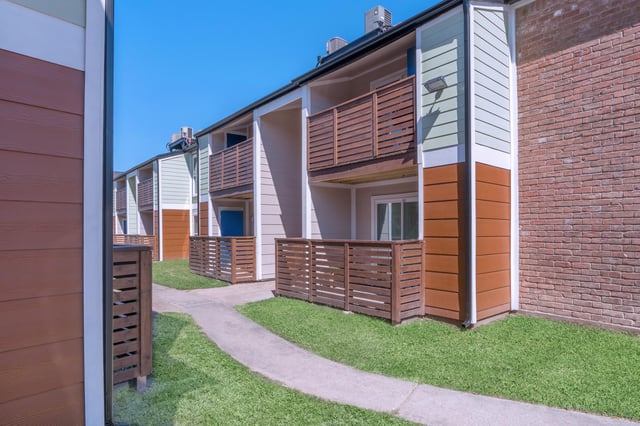 Los Prados Rent Quality Apartments in Houston, TX